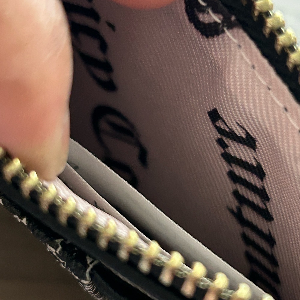 NWT Juicy Couture Zip Card Case - Picture 7 of 11